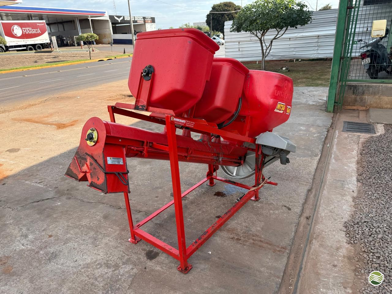 IMPLEMENTOS AGRICOLAS TRATADOR DE SEMENTES TRATADOR DE SEMENTES Cotramaq Tratores GOIOERE PARANÁ PR